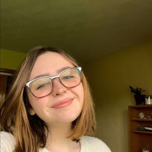 Meet your Posher, Katelyn